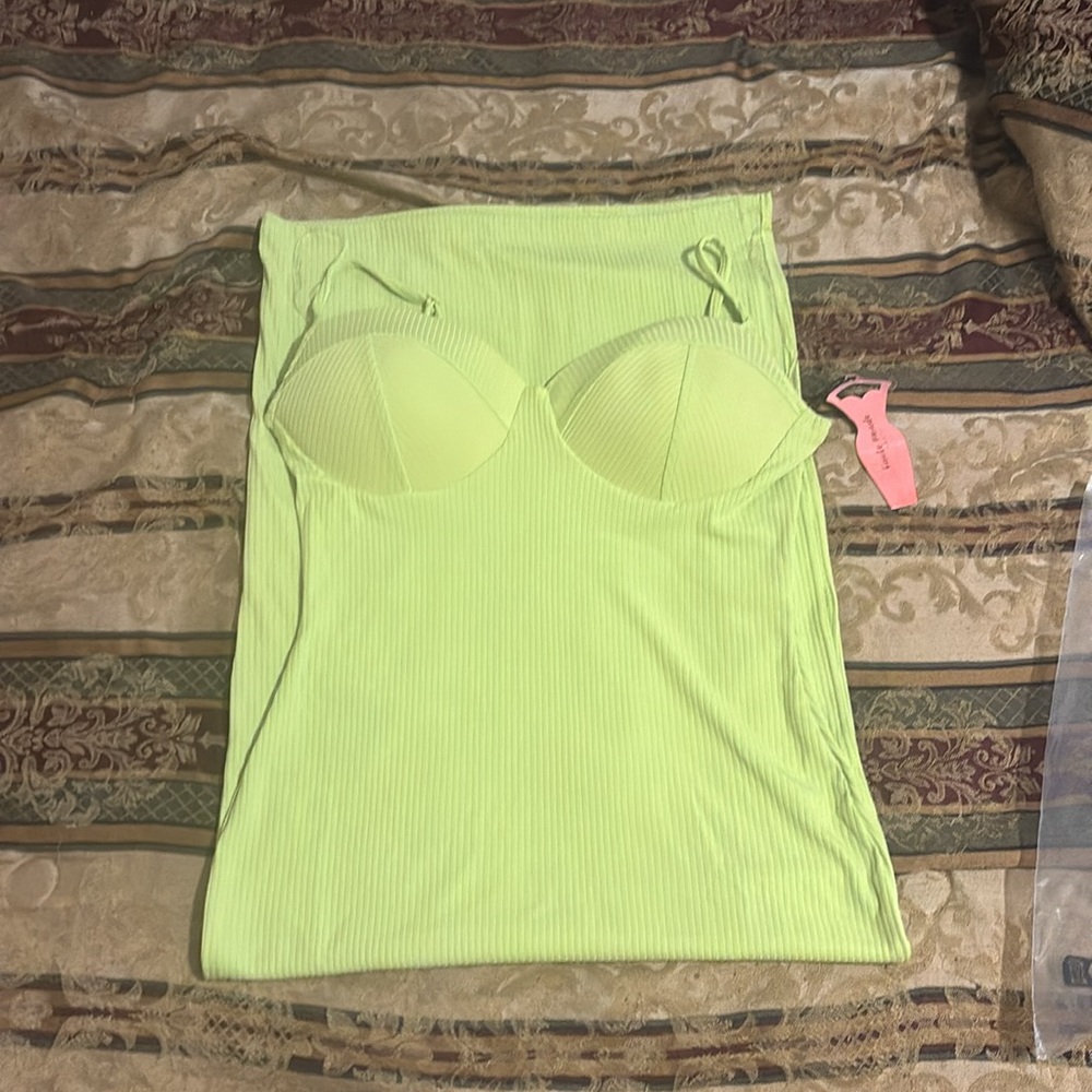 BRAND NEW . lime green body-con dress . Haute monde dress with split up the side